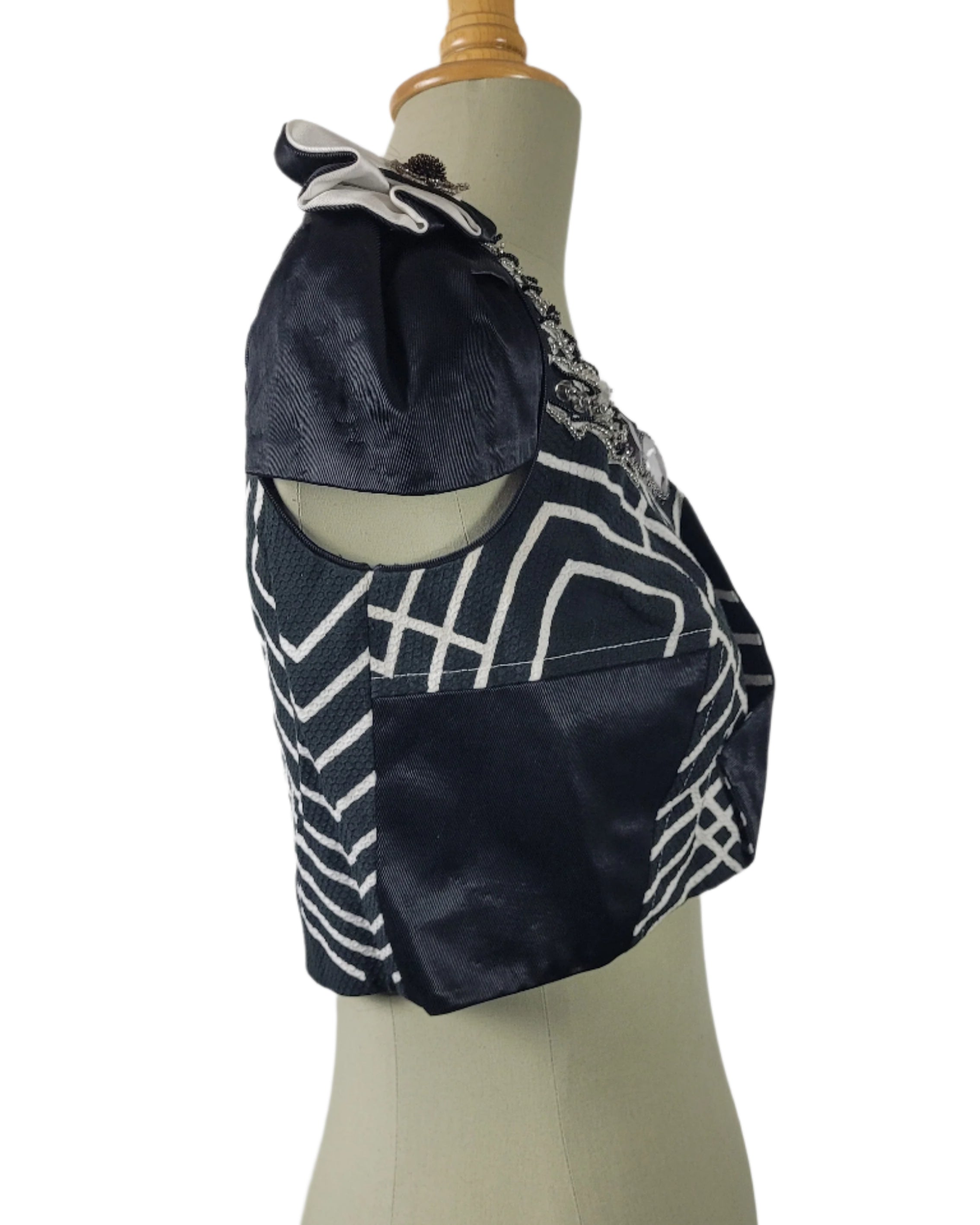 BOLERO  in White/black  in    Galaxy collection