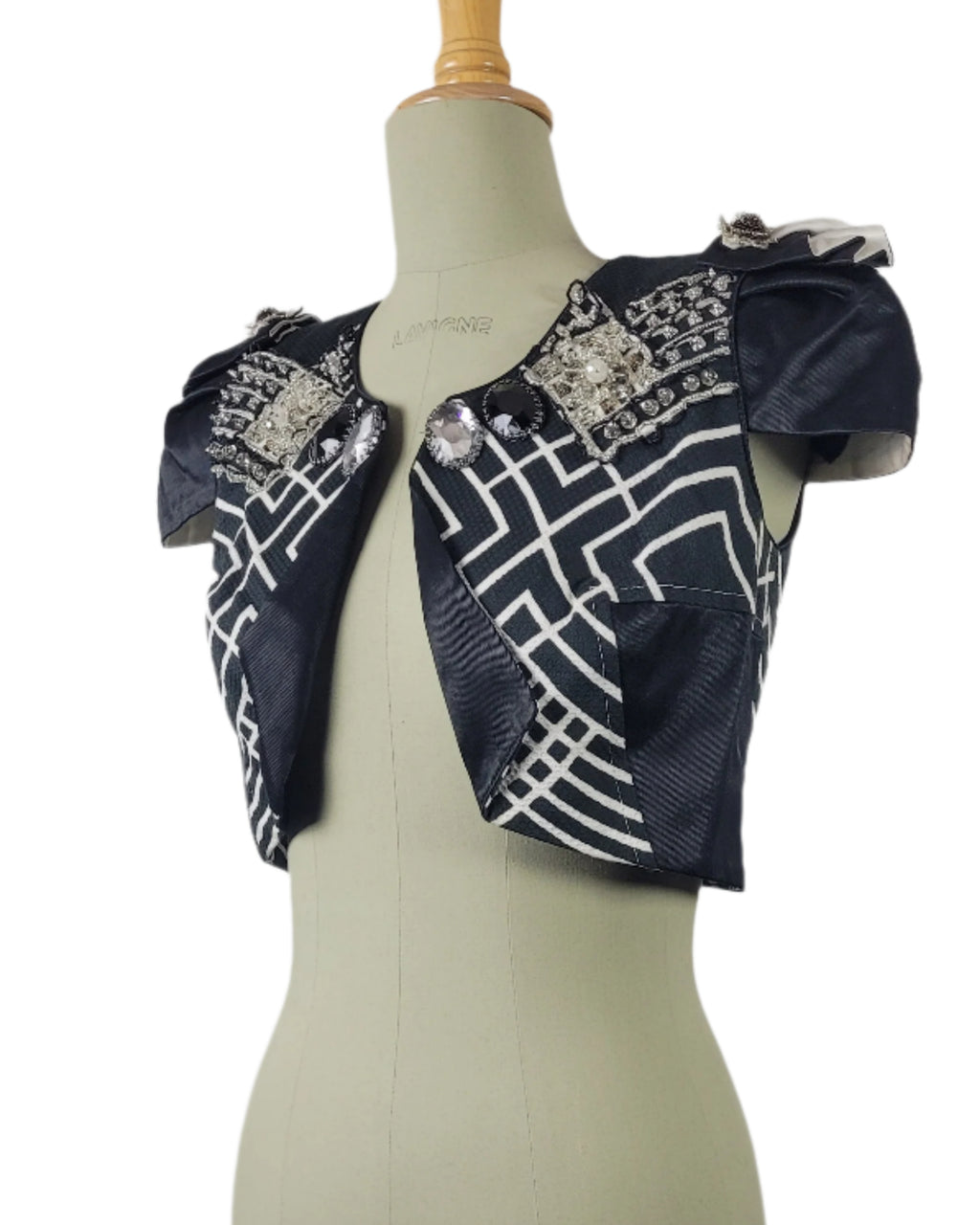 BOLERO  in White/black  in    Galaxy collection