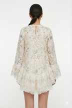 "Jardín Etéreo"  blusa floreada  con  Tul Bordado y Lentejuelas – Edición Limitada