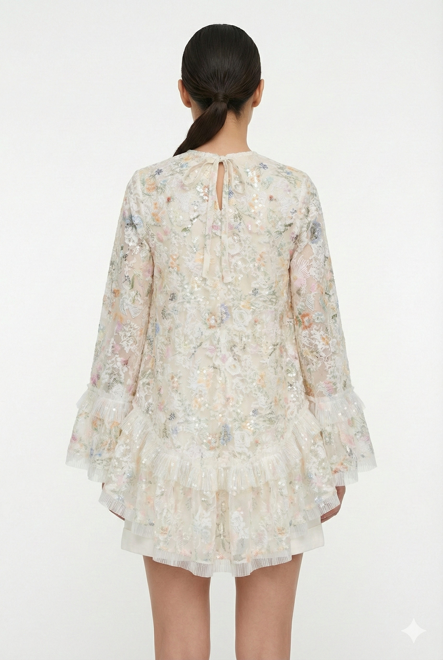 "Jardín Etéreo"  blusa floreada  con  Tul Bordado y Lentejuelas – Edición Limitada